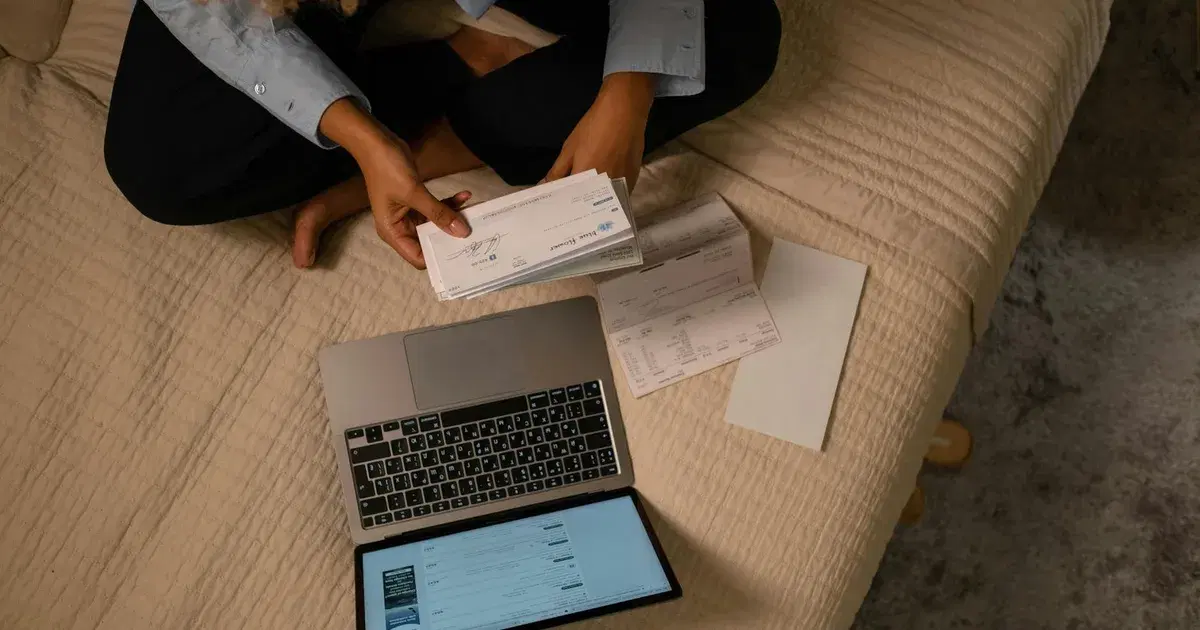 Online bill payment in Morocco on a smartphone: water, electricity and telecom